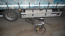 Jízdní kolo cyklisty, kterého srazil kamion u Vysokova na Náchodsku (15.3.2017).