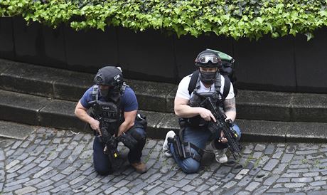 Policie v ulicích Londýna po nedávném útoku 
