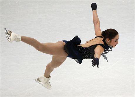 Kaetlyn Osmondov bhem krtkho programu na svtovm ampiontu v Helsinkch.