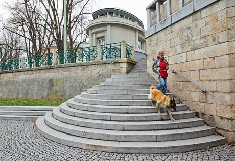 Historické Kotrovy kiosky u Praského mostu v Hradci Králové (23. 3. 2017)