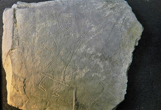 Přes tisíc let stará unikátní rytina muže s křížem nalezená při průzkumu...