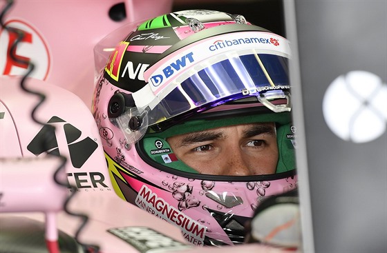 Sergio Pérez z týmu Force India pi tréninku na Velkou cenu Austrálie.