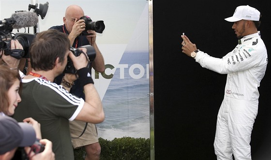 Lewis Hamilton si fotí fotografy, jak si ho fotí.
