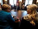 Ivanka Trumpová a Angela Merkelová pi jednání v Bílém dom (17. bezna 2017)