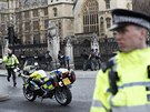 Policie na míst útok u britského parlamentu (22. bezna 2017)