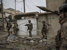 Irácké jednotky v boji s Islámským státem v západním Mosulu(17. bezna 2017)
