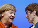 Angela Merkelová a kandidátka CDU v Sársku Annegret Krampová-Karrenbauerová na...