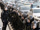 Ruská policie zasahuje proti opoziní demonstraci v centru Moskvy. (26. bezna...