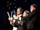 Trojice Hub�k, Vesel� a Dob�ek p�evzala cenu za spole�n� v�kon v inscenaci...