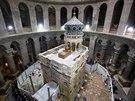 V Jeruzalém dokonili opravy Boího hrobu, v nm byl podle kesanské legendy...