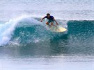Na Bali je super surfování. Indický oceán toti nabízí nejlepí vlny na svt,...