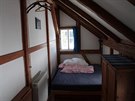 V boud Na výsluní jsou dochované pokoje pro hosty z roku 1900. Dm je citliv...