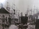 Snímek pístavu v Brémách, odkud Valai odplouvali.