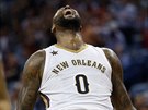 DeMarcus Cousins z New Orleans se raduje bhem utkání s Memphisem.