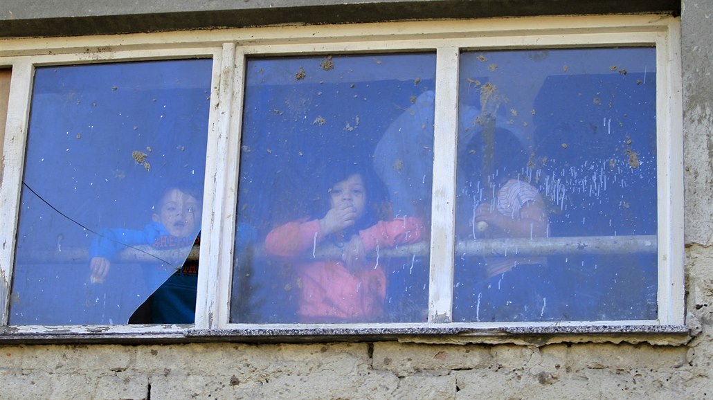 Dv�ma stovkám chudých lidí z ubytovny v ulici Markéty Kuncové v brn�nských...