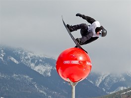 Zakladatelem festivalu je bývalý snowboardový profesionál Martin erník....