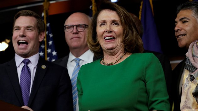 fka demokrat ve Snmovn reprezentant Nancy Pelosiov slav krach republiknskch pln na zruen Obamacare (24. bezna 2017)