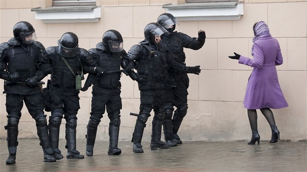 Blorusk policie rozhn protivldn protesty v Minsku (25. bezna 2017)