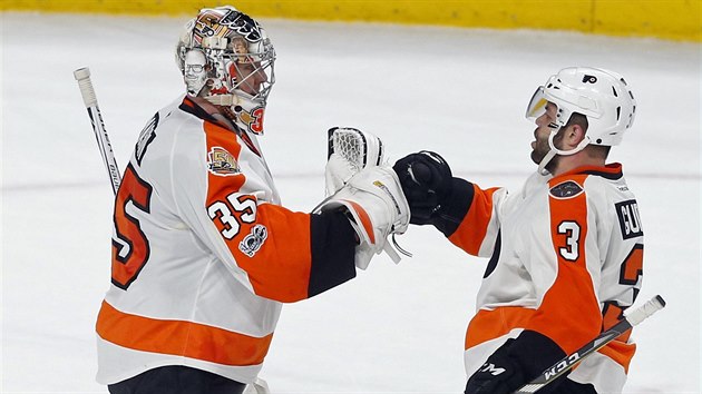 Vtzstv Philadelphie slav brank Steve Mason a obrnce Radko Gudas.