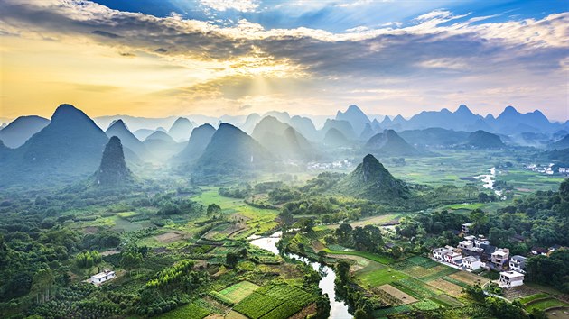 Ohromujc na v okol msta Jang-uo (Yangshuo) v provincii Kuang-si