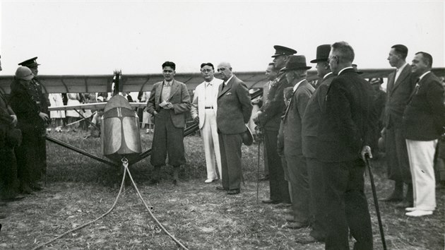 Prkopnci. Mezi velk fandy ltn patil i znm vysokomtsk karos Josef Sodomka a jeho ptel.