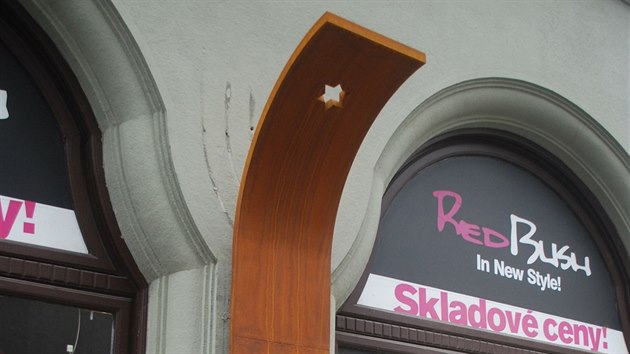 Celkov pohled na obnoven idovsk pamtnk v Zeyerov ulici v Ostrav.