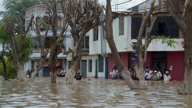 Peru se v poslednch tdnech potk s nejhormi povodnmi za poslednch 20 let (27. bezna 2017)