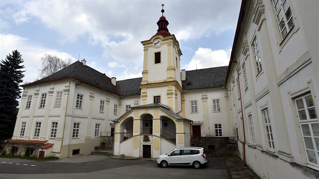 Potomkům Aloise Serényiho má být vydán mimo jiné i zámek v Luhačovicích.