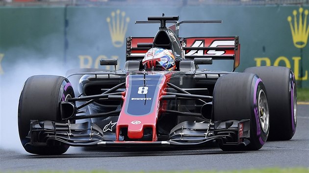 Romain Grosjean ve voze stje Haas
