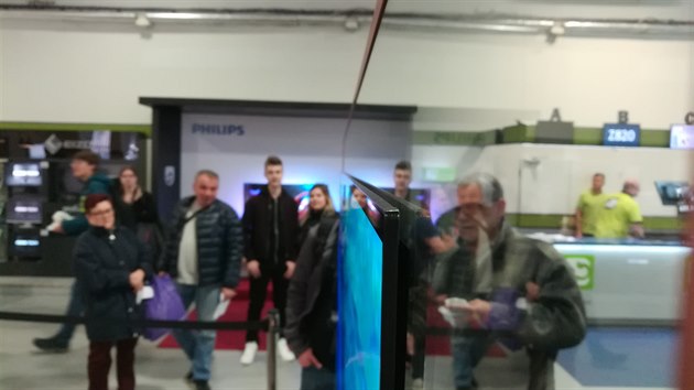 LG