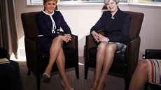 První ministryně Nicola Sturgeonová se sešla s britskou premiérkou Theresou...
