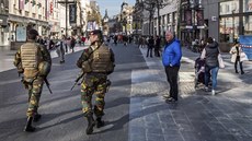 Belgití vojáci v Antverpách (23. bezna 2017)