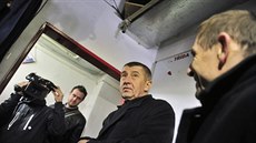 Ministr financí Andrej Babi pi návtv Horáckého zimního stadionu v Jihlav.