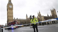 Před budovou britského parlamentu se střílelo (22. března 2017)