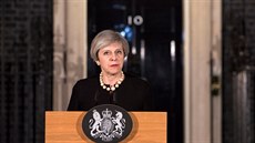 Britská premiéraka Theresa Mayová na tiskové konferenci po teroristickém útoku...