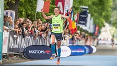 Ond�ej Fejfar na Karlovarském p�lmaratonu v roce 2016 obsadil 2. místo mezi...