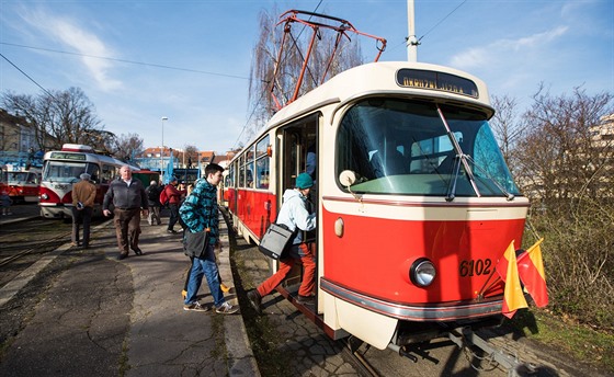 V sobotu Prahou projel ku píleitosti vzniku nové linky 23 tramvajový prvod....