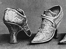 Francouzská dámská obuv z 18. století