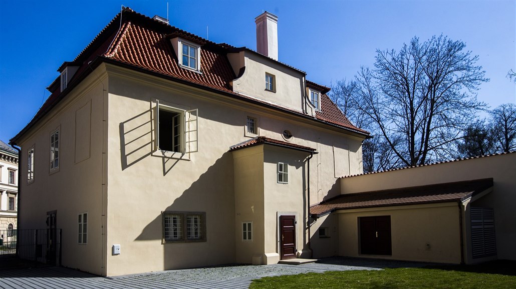 Zrekonstruovaná Werichova vila na Kamp� (31.3.2017).