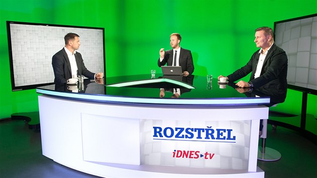 Bval fotbalist Pavel Kuka (vlevo) a Horst Siegl v diskusnm poadu iDNES.tv Rozstel (30. bezna 2017)