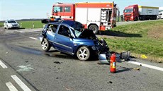 Tragická nehoda autobusu a dvou osobních vozidel u Mackovic na Znojemsku, pi...