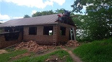 Do Tanzanie p�ivezl Vojt�ch Kundrát nov� vyvinutý filtr s membránou z...