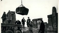 Úpravy Stonehenge v beznu 1958