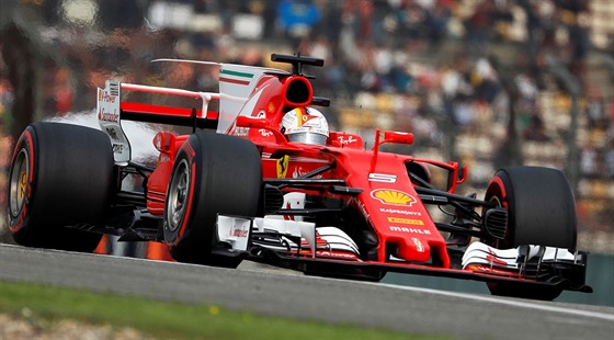 Sebastian Vettel v kvalifikaci na Velkou cenu íny.