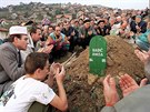 Muslimský poheb jedenáctileté bosenské dívky, zabité srbským snajprem v...