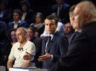 Kandidát na prezidenta Emmanuel Macron bhem prezidentské debaty (4. dubna 2017)