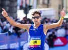 Jií Homolá se v cíli Praského plmaratonu raduje z osobního rekordu.
