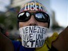Venezuelané v Caracasu protestovali proti rozhodnutí nejvyího soudu, jím...