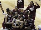Basketbalistky Mississippi State slaví postup do finále NCAA pes UConn.