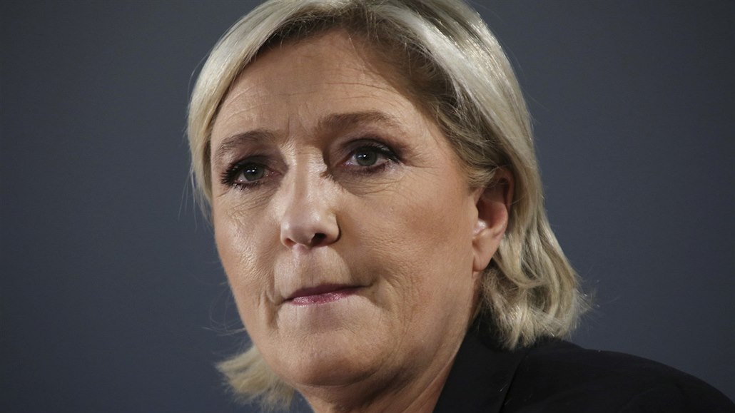 Francouzská prezidentská kandidátka Marine Le Penová b�hem p�edvolební kampan�...